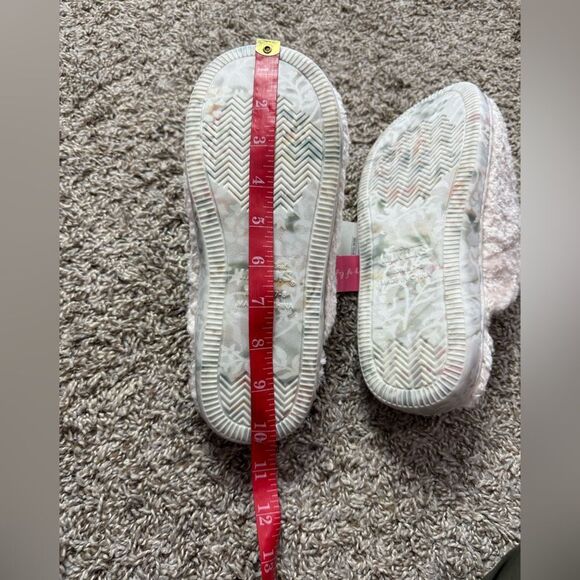 Musk Luks Faux Fur Slippers - Picture 4 of 9